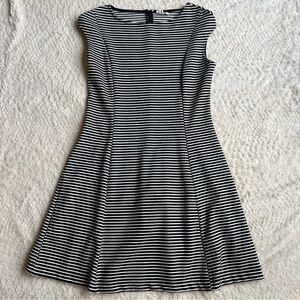 GAP | Womens Cap Sleeve Fit and Flare Wide Neck Black White Striped Dress Size 6